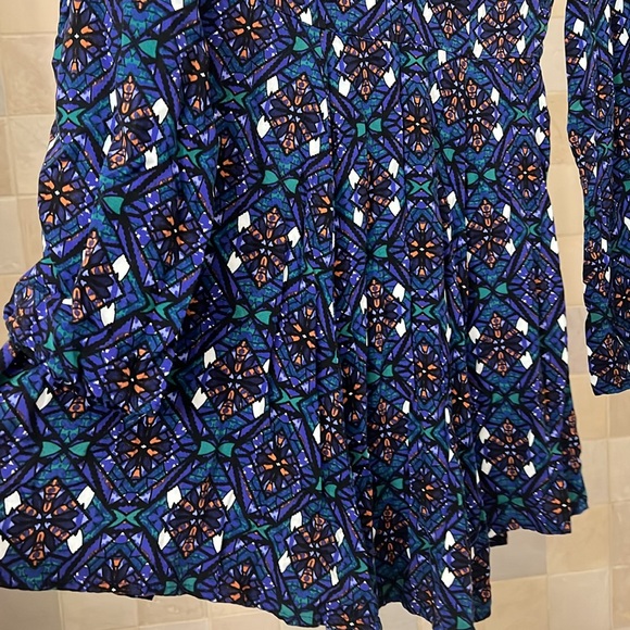 Patterned Dress - Picture 3 of 6